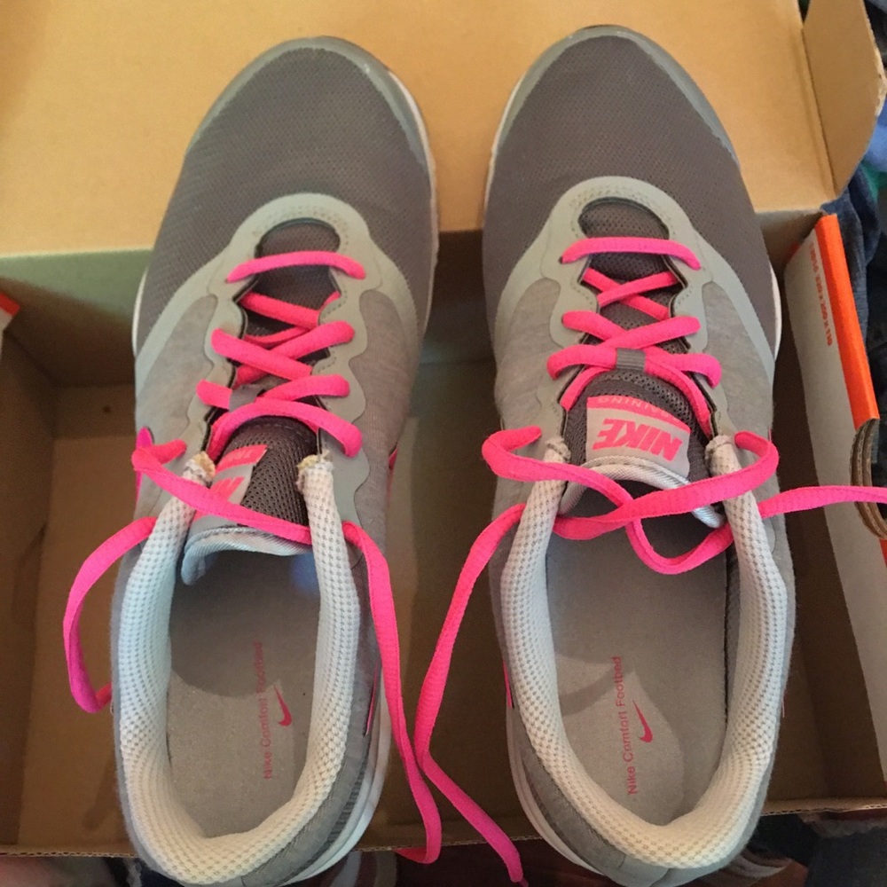 Nike Sneakers Tennis Shoes